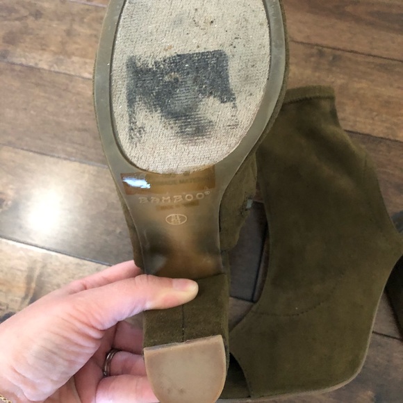SOLD!! Faux suede green open toe booties - Picture 6 of 11